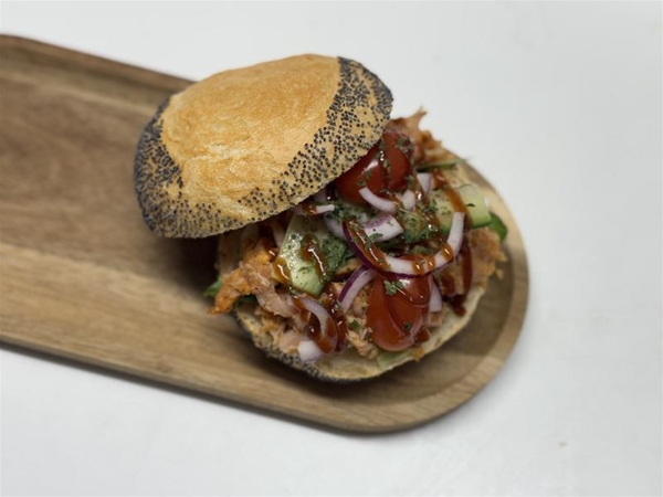 Broodje pulled chicken