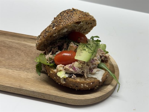 Broodje tonijn salade