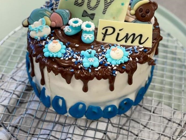 Drip geboortetaart jongen 12p