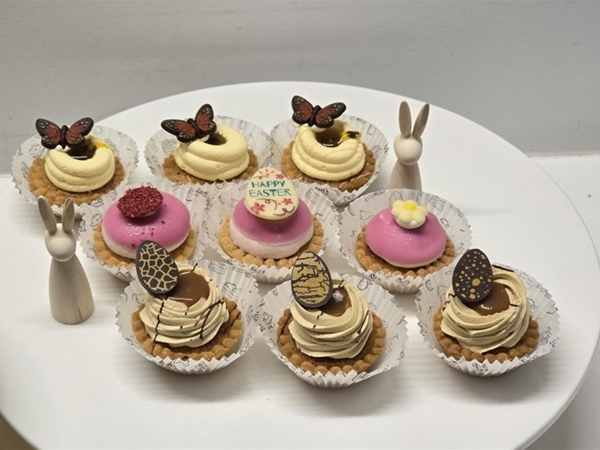 Petit fours 9 st. Pasen